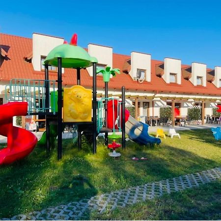 Niebieskie Migdaly Grzybowo  Ngoại thất bức ảnh